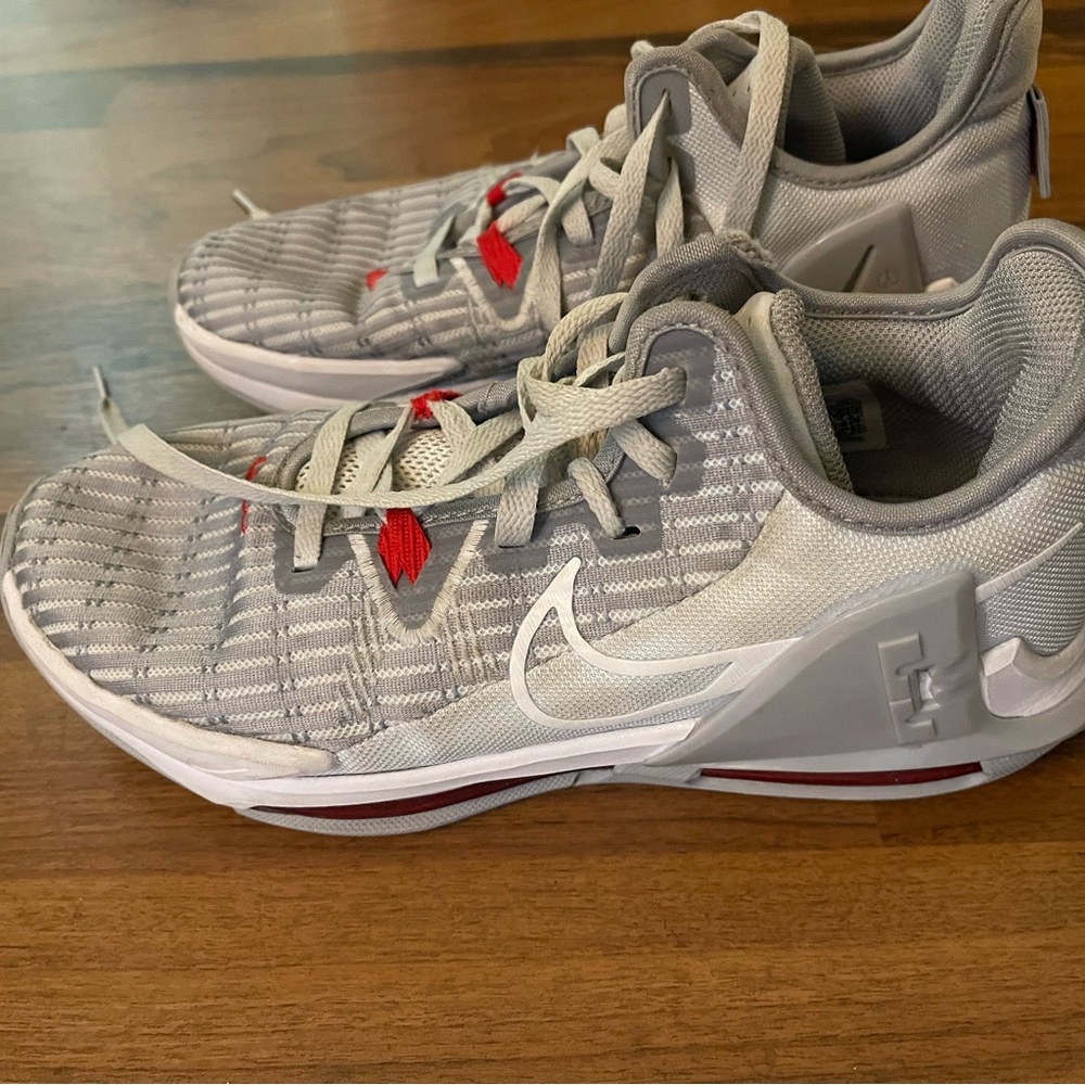 Men’s Lebron basketball shoes